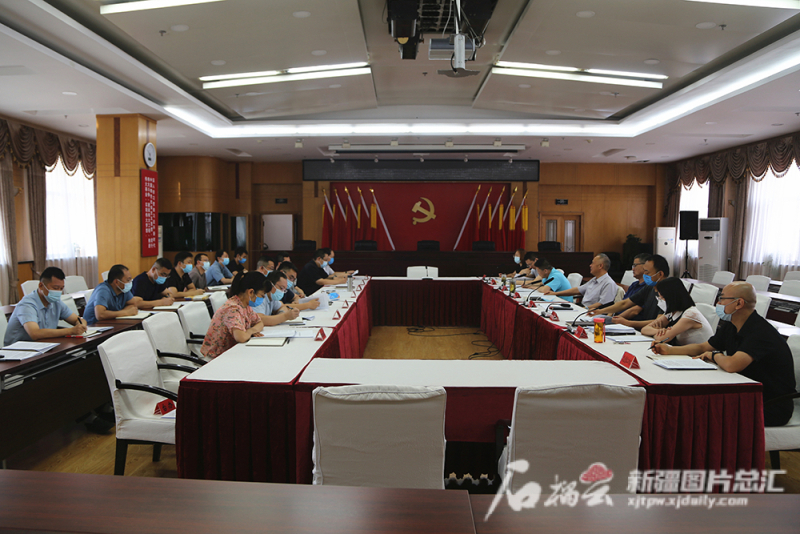 9月10日，自治区党委统战部召开全体干部大会，传达学习自治区党委十届五次全会精神。  自治区党委统战部供图